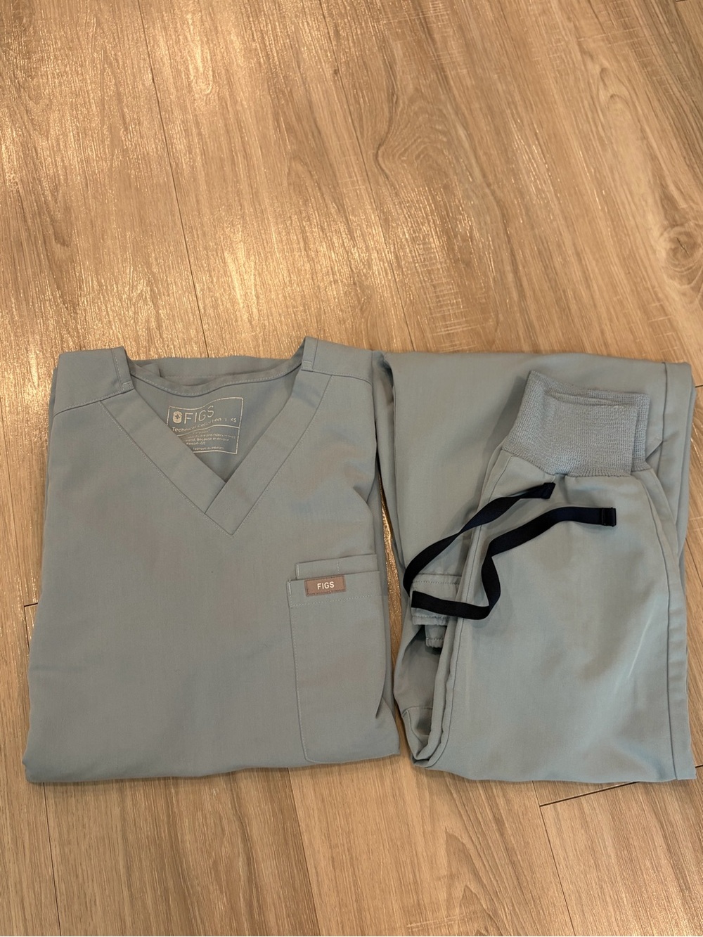 Figs Scrub Set